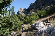  un beau chemin monte au col de Musa Dagi
